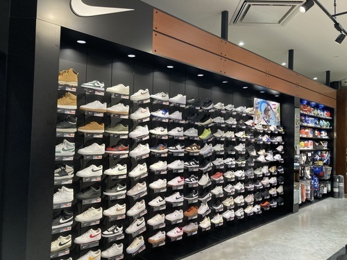ファッションスニーカーも多数