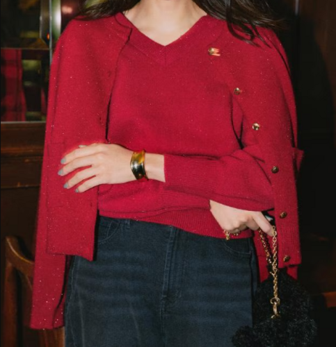 金ボタンラメニットカーディガン＆Vネックラメニット